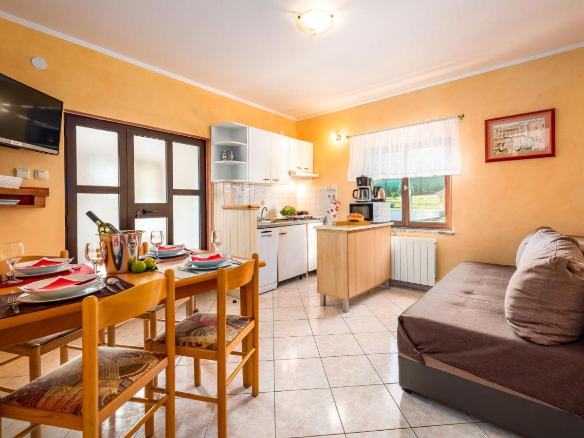 Holiday Home Hacienda - Pzn316 By Interhome Tinjan 외부 사진